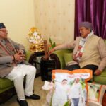 मुख्यमंत्री पुष्कर सिंह धामी ने पूर्व मुख्यमंत्री हरीश रावत से की शिष्टाचार भेंट, कुशलक्षेम जाना